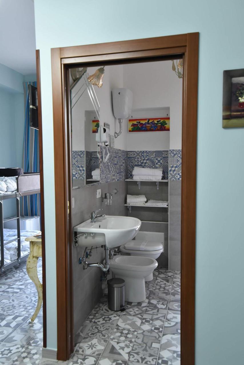 B&B Le Cycas Castellammare di Stabia Bagian luar foto