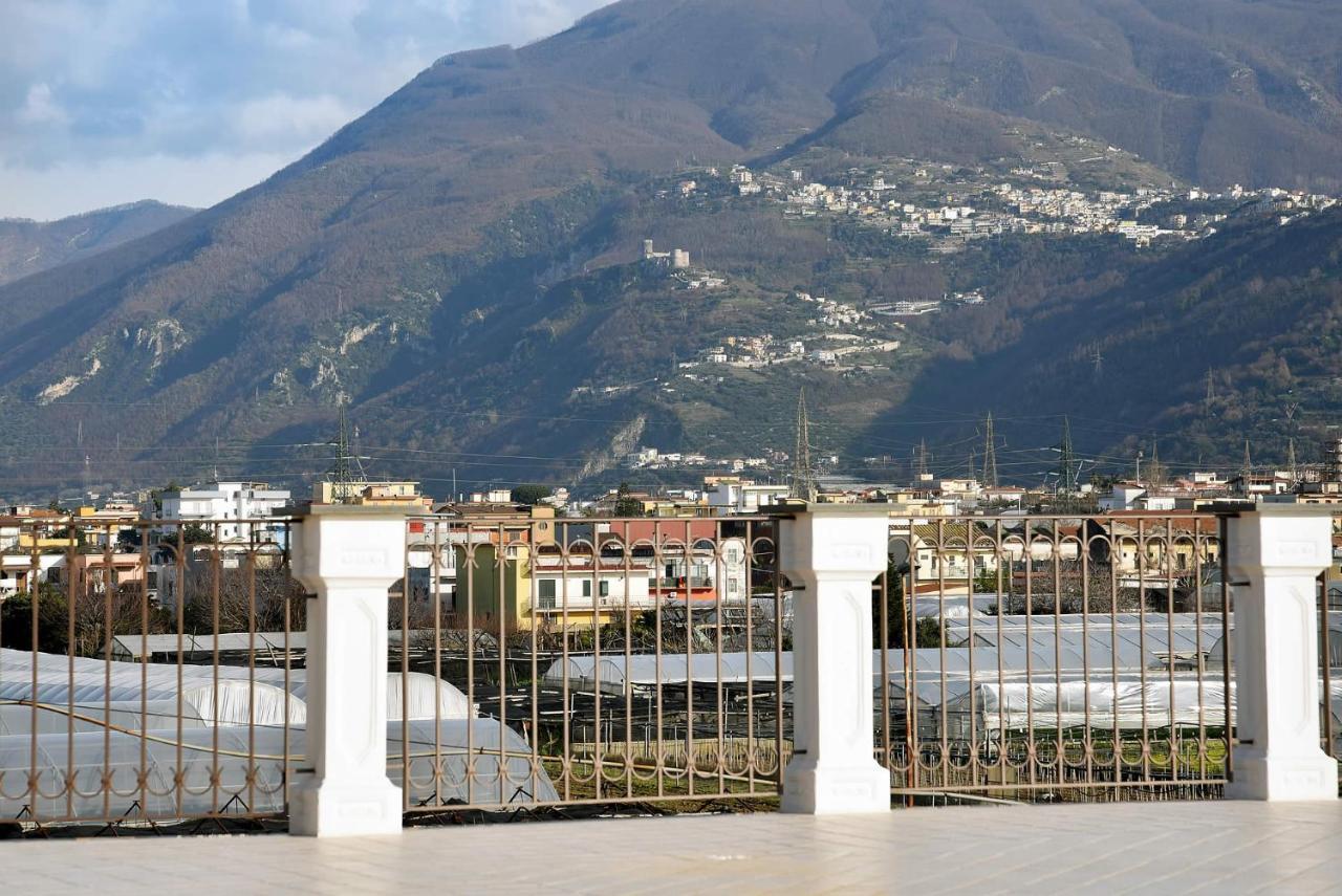 B&B Le Cycas Castellammare di Stabia Bagian luar foto
