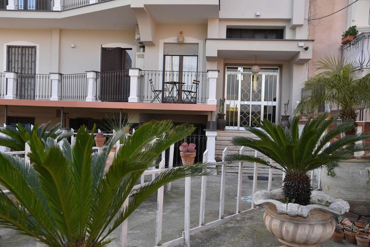 B&B Le Cycas Castellammare di Stabia Bagian luar foto